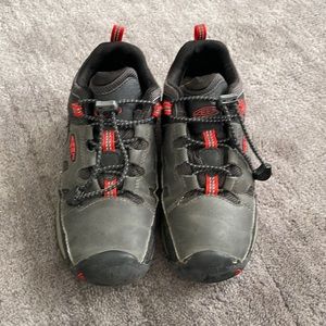 Keen, size 3 boys hiking shoes